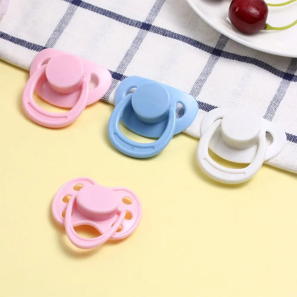 New Simulation Pacifiers for 20-22inch Baby Dolls Cute Lovely Magnet Pacifier ABS Plastic Dummy Nipples Kids Toy Accessories